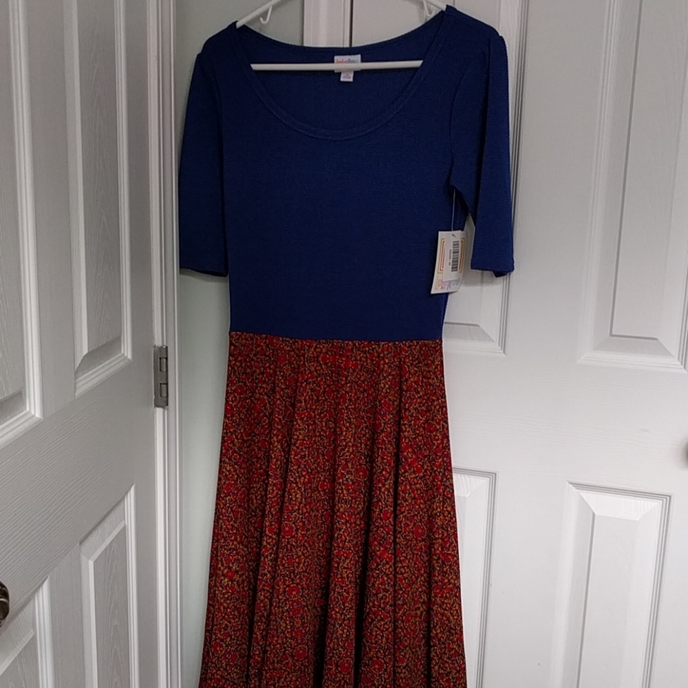 SALE! NWT Lularoe Nicole dress M